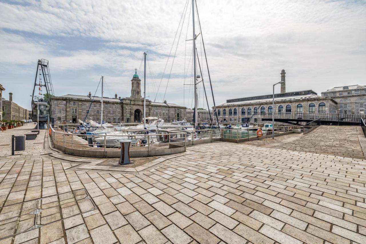 Luxury 2 Bed Apartment In Historic Royal William Yard Plymouth Exterior photo